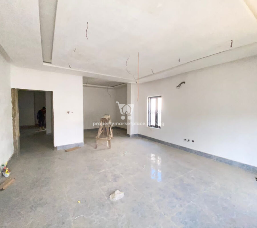 Massive 4 bedroom detached duplex with Bq in a nice area with tarred roads