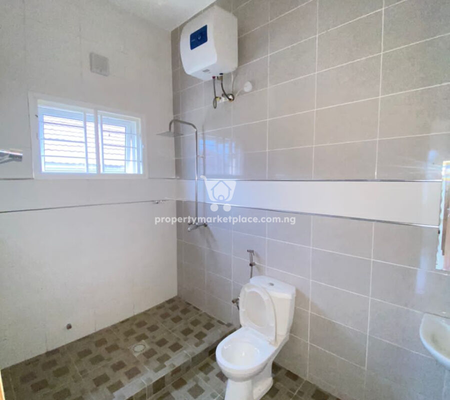 Tastefully finished 5 bedroom terrace duplex + Bq in a nice area