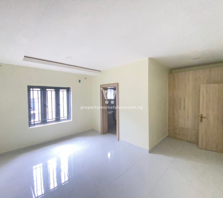 Luxury 4 bedroom terrace duplex with a room Bq