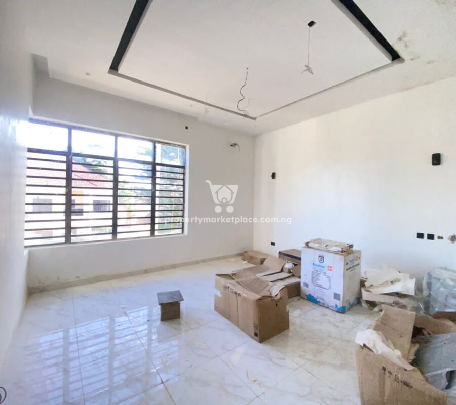 Automated 5 bedroom detached duplex with Bq