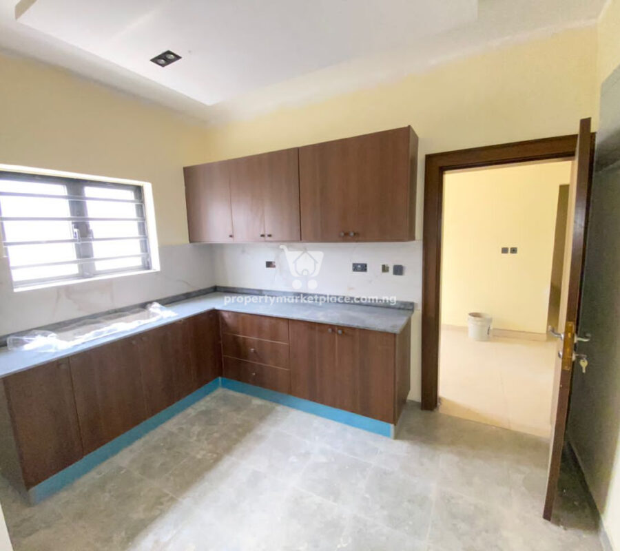 6 units of tastefully finished 3 bedroom flats