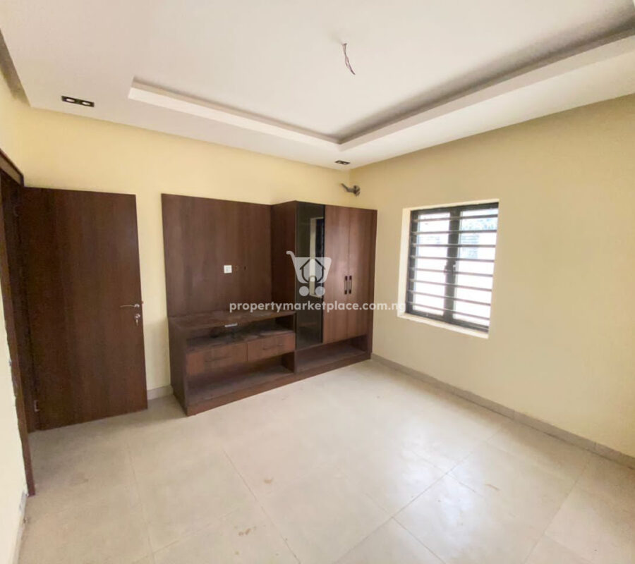 6 units of tastefully finished 3 bedroom flats