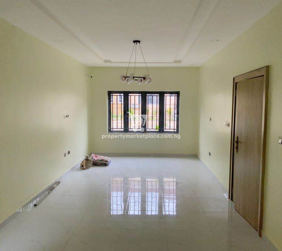 Luxury 4 bedroom terrace duplex with a room Bq
