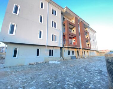 Luxury 3 bedroom flat with Bq