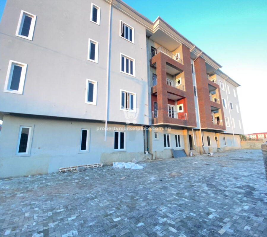 Luxury 3 bedroom flat with Bq
