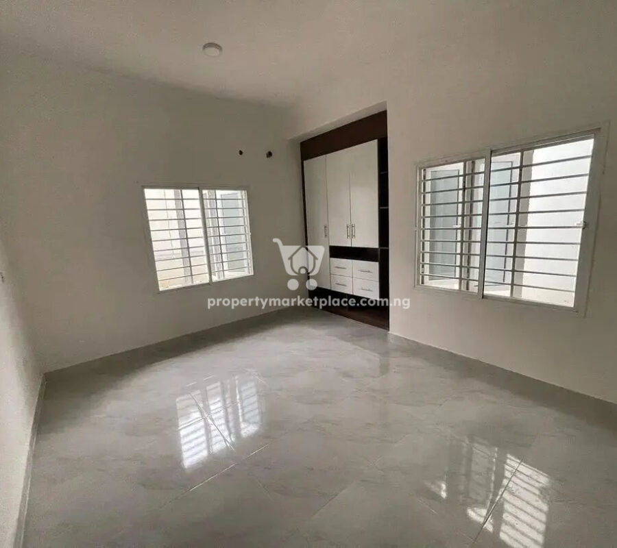 Luxury 3 bedroom flat with Bq