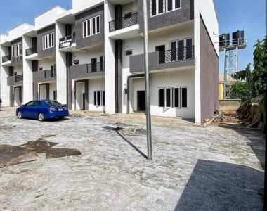 Luxurious 4 bedroom terrace duplex with Bq