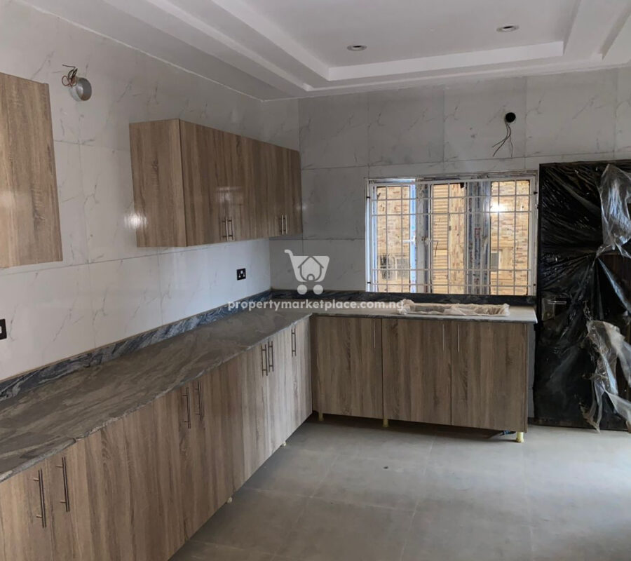Luxurious 3 bedroom flat