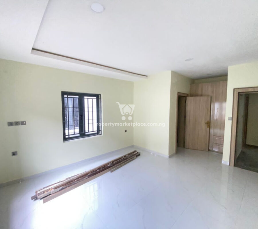 Luxury 4 bedroom terrace duplex with a room Bq