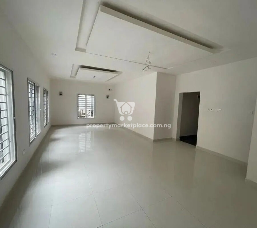 Luxury 3 bedroom flat with Bq