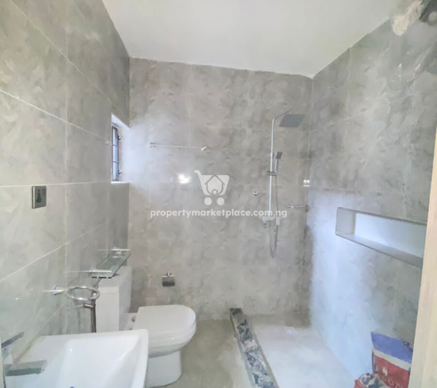 Luxury 4 bedroom terrace duplex with a room Bq