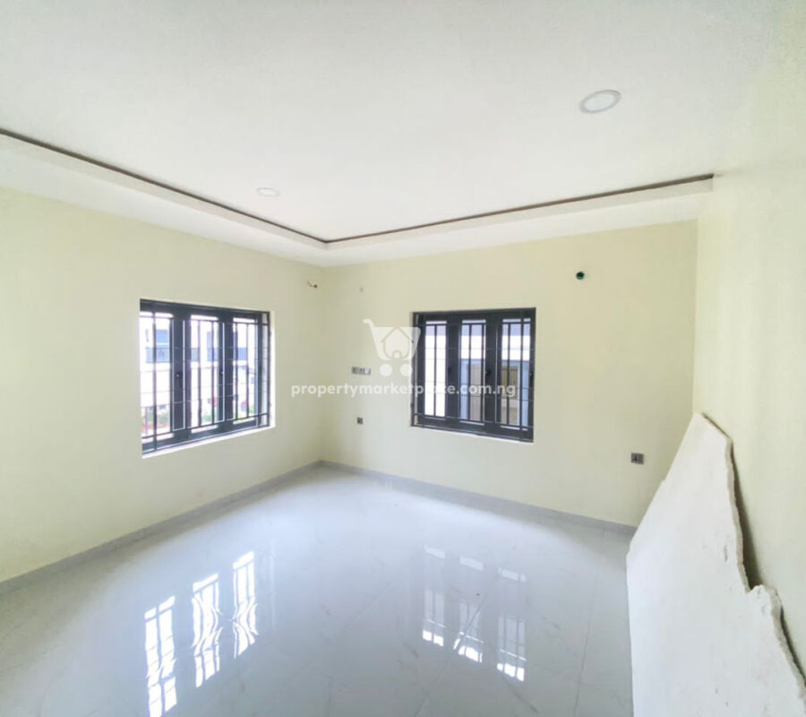 Luxury 4 bedroom terrace duplex with a room Bq