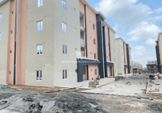Massive 3 bedroom flat with Bq in a nice estate