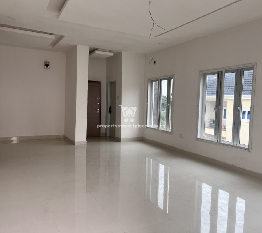Luxurious 3 bedroom flat with Bq