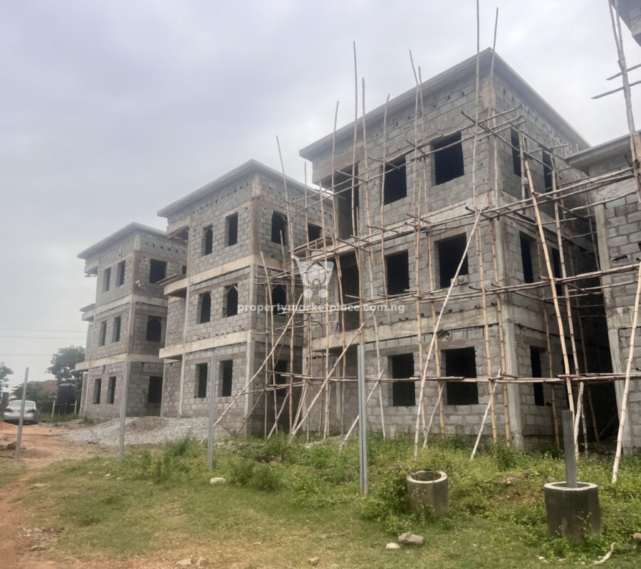 5 bedroom terrace duplex with a room Bq