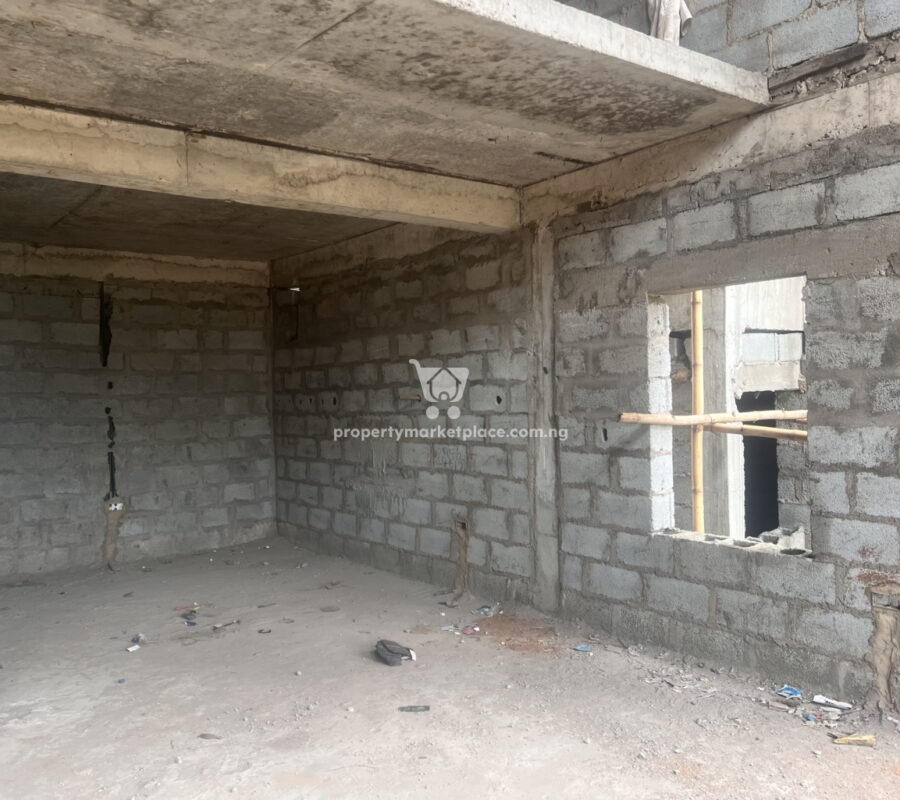5 bedroom terrace duplex with a room Bq