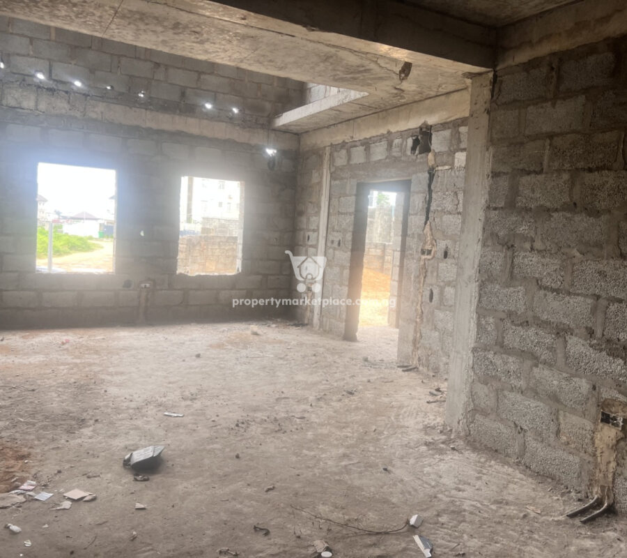 5 bedroom terrace duplex with a room Bq