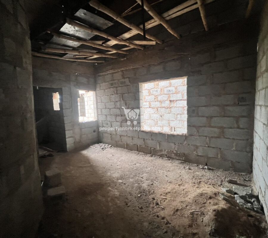 5 bedroom terrace duplex with a room Bq