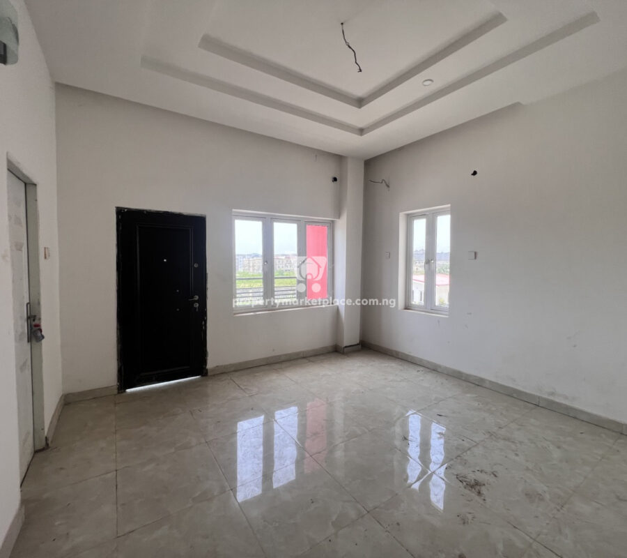 Luxurious 4 bedroom terrace duplex with a room Bq