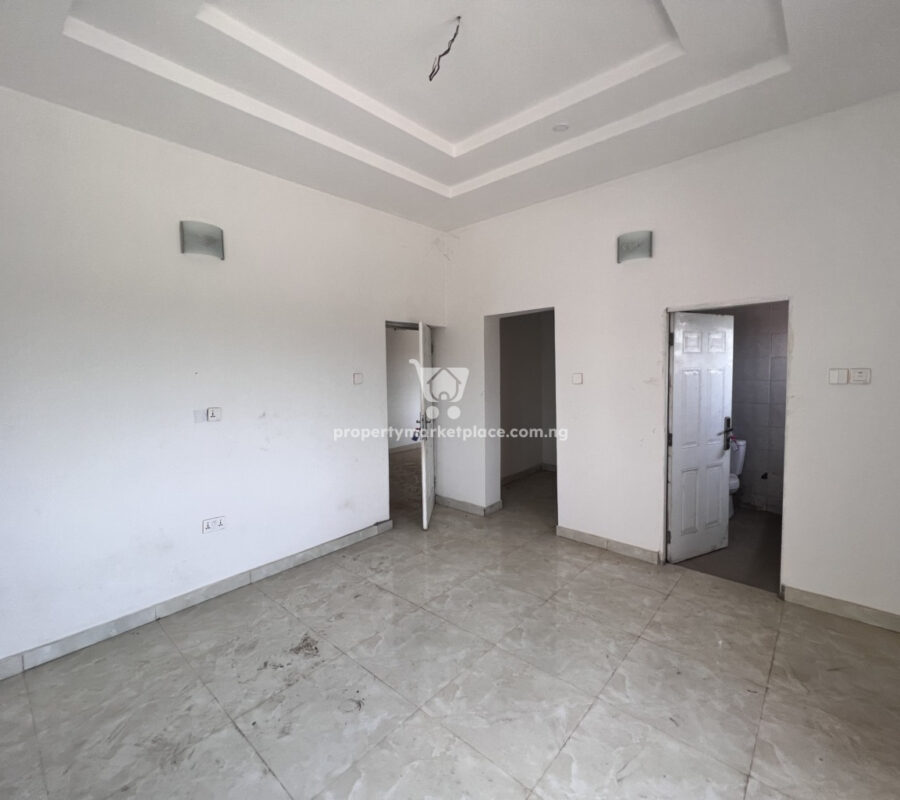 Luxurious 4 bedroom terrace duplex with a room Bq