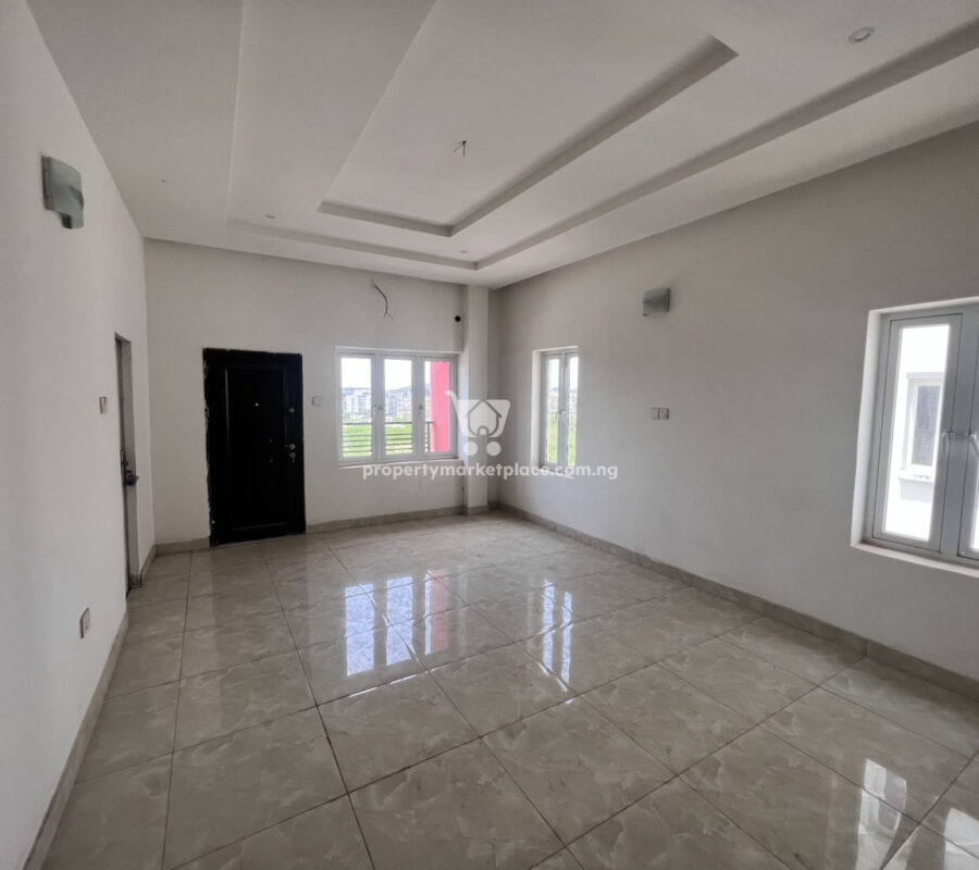 Luxurious 4 bedroom terrace duplex with a room Bq