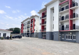 Luxurious 4 bedroom terrace duplex with a room Bq