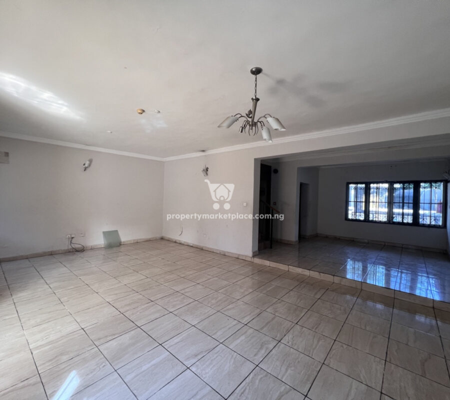 Nice 4 bedroom terrace duplex with a room Bq