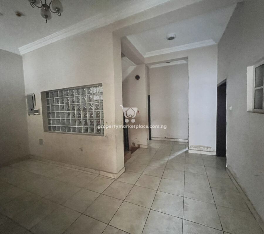Nice 4 bedroom terrace duplex with a room Bq