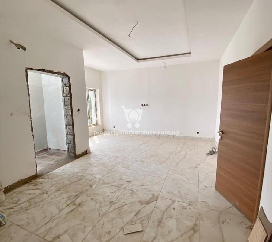 Luxurious 4 bedroom terrace duplex with Bq