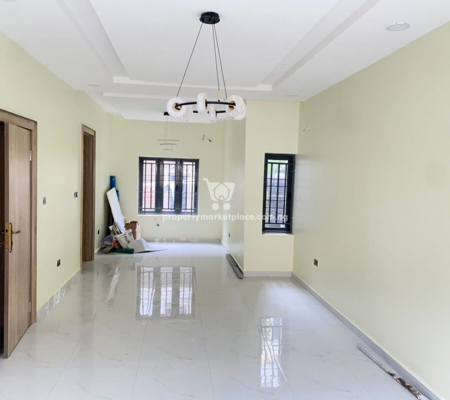 Luxury 4 bedroom terrace duplex with a room Bq