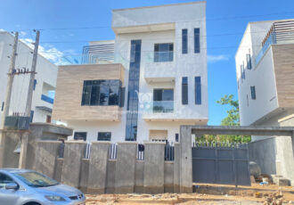 Automated 5 bedroom detached duplex with Bq