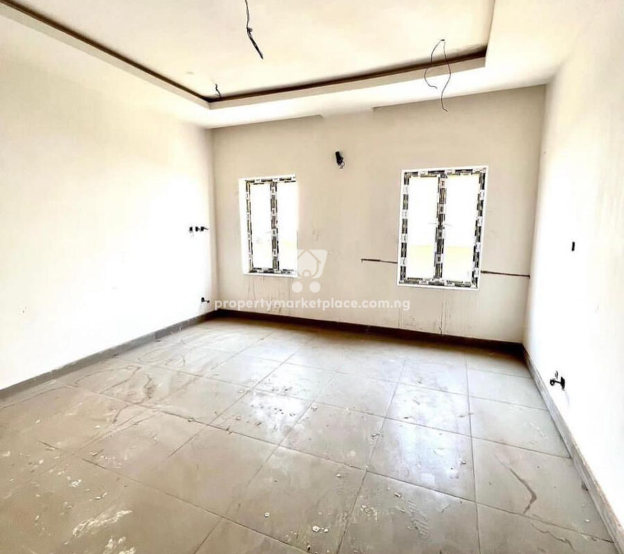 Luxurious 4 bedroom terrace duplex with Bq