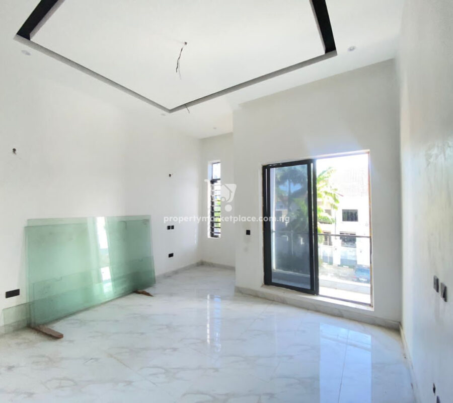 Automated 5 bedroom detached duplex with Bq