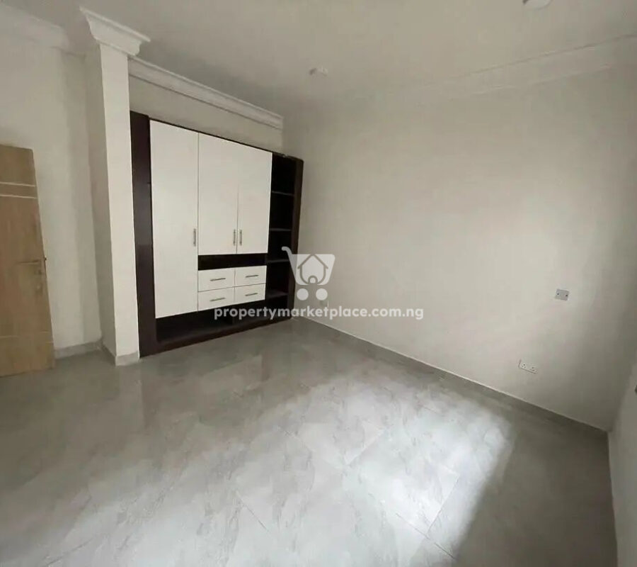 Luxury 3 bedroom flat with Bq