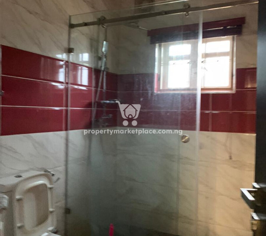 Nicely furnished 4 bedroom detached duplex with 1 bedroom guest chalet