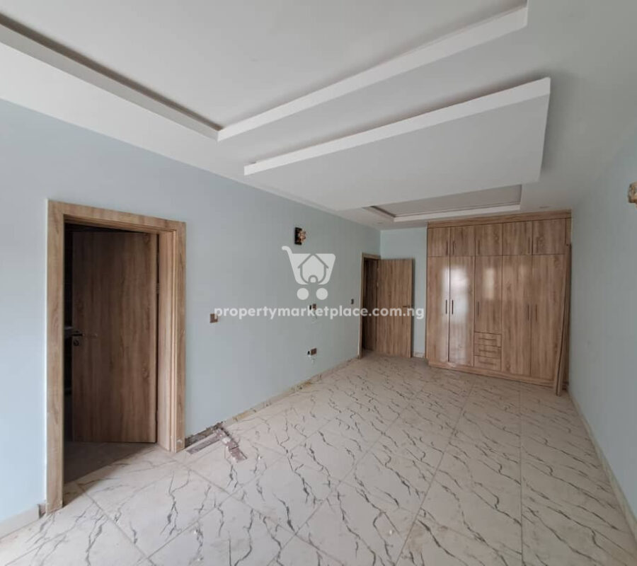 Luxurious 4 bedroom terrace duplex with 2 living rooms and Bq