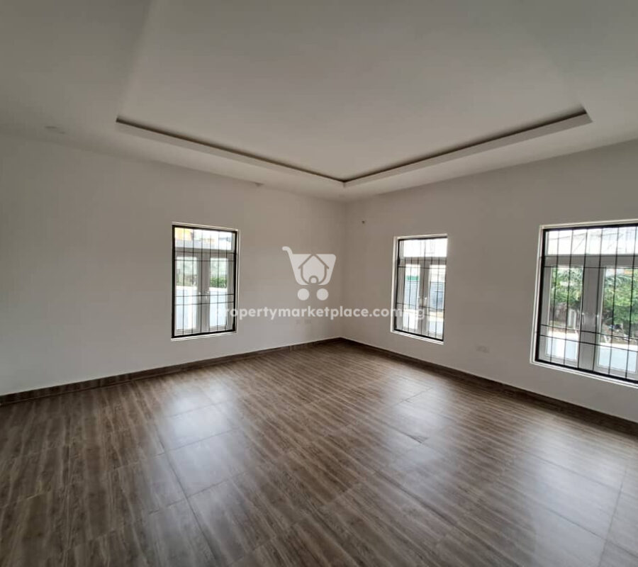 Exotic 5 bedroom detached duplex with 2 bedroom guest chalet