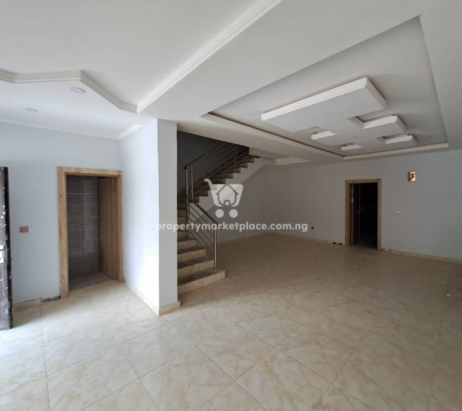 Luxurious 4 bedroom terrace duplex with 2 living rooms and Bq