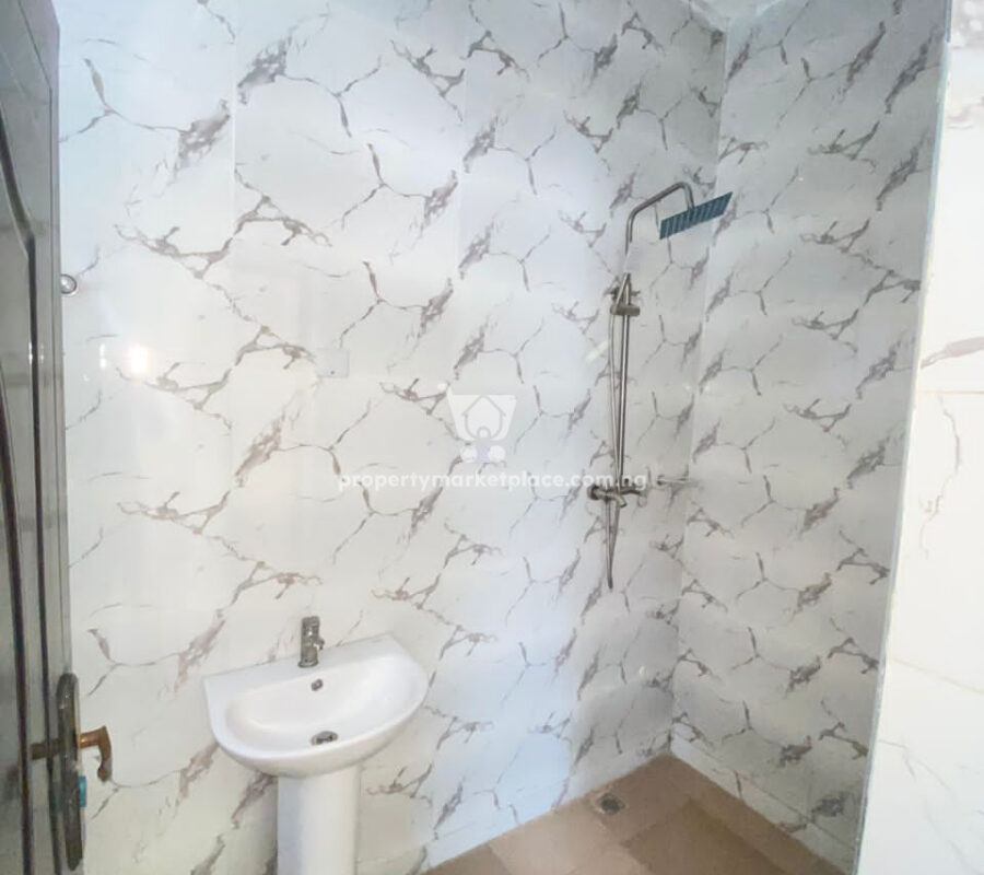 Tastefully finished 3 bedroom flat in a nice area