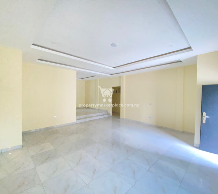 Luxurious 2 bedroom flat in a nice area