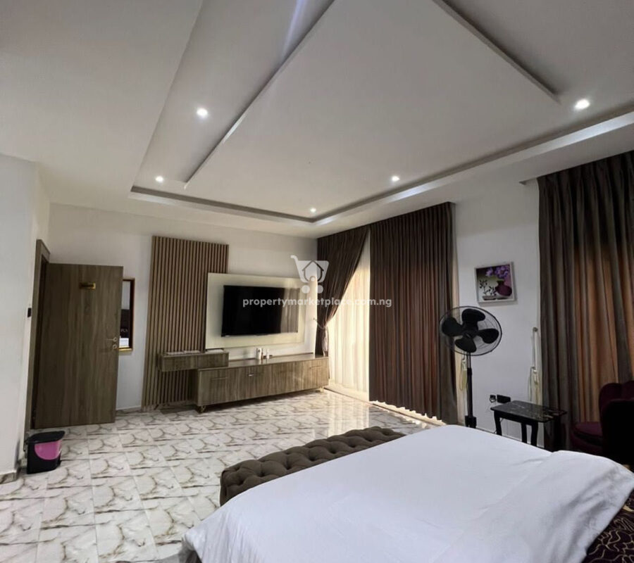 Furnished 6 bedroom detached duplex with a room in an estate
