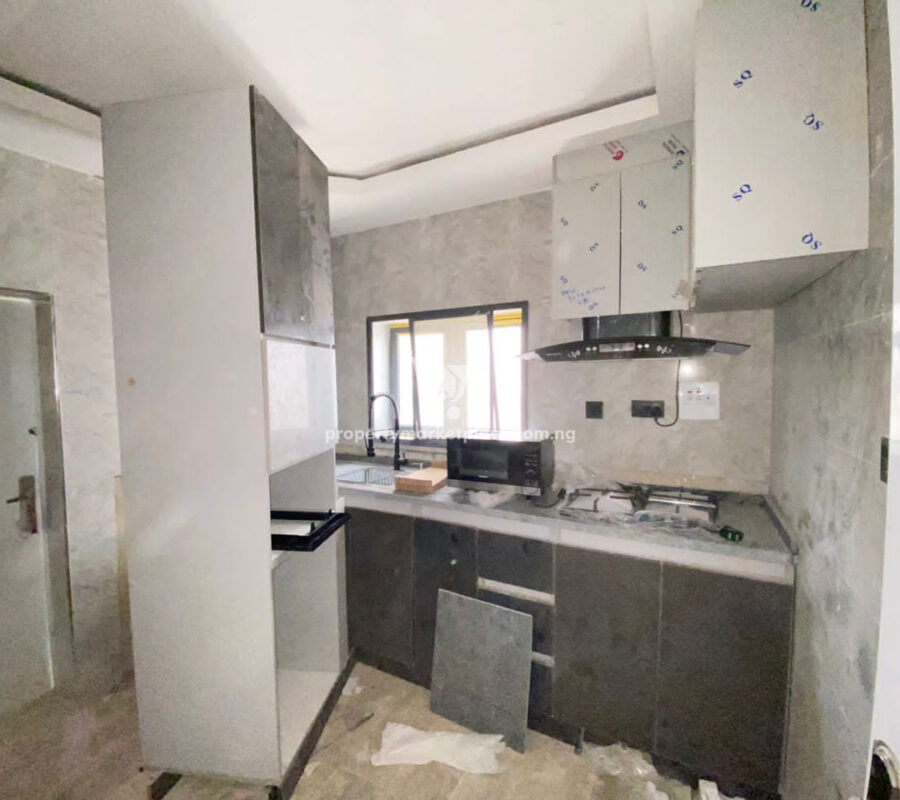 Luxurious 2 bedroom apartment with modern finishing