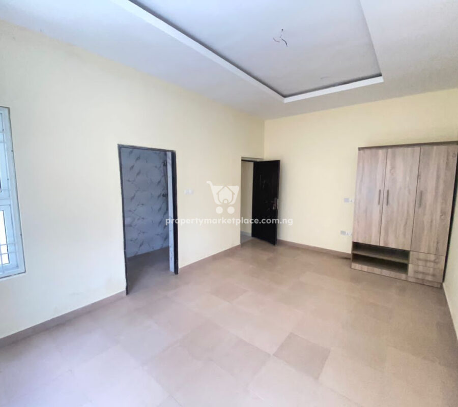 Tastefully finished 3 bedroom flat in a nice area
