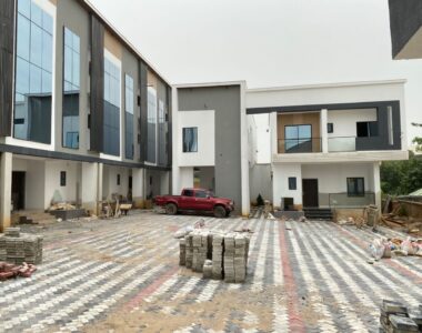 Luxurious 2 bedroom apartment with modern finishing