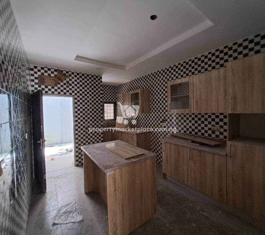 Luxurious 4 bedroom terrace duplex with 2 living rooms and Bq