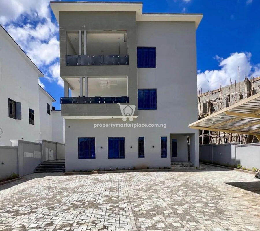 Exotic 6 bedroom detached duplex with 1 room Bq