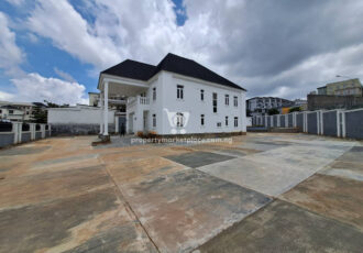 Exotic 5 bedroom detached duplex with 2 bedroom guest chalet