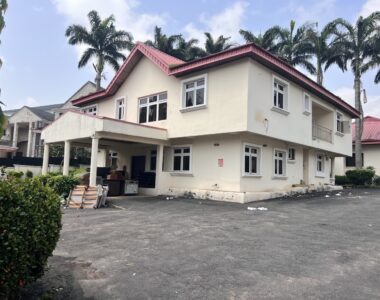 Ambassadorial 5 bedroom detached duplex with 3 and 2 bed guest chalet