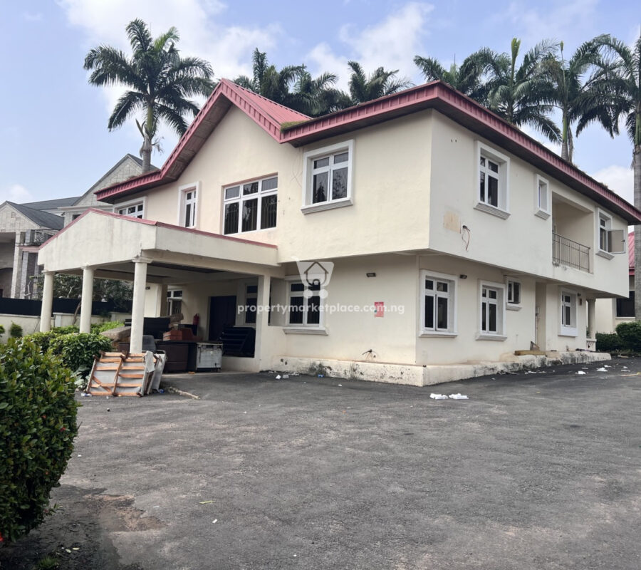 Ambassadorial 5 bedroom detached duplex with 3 and 2 bed guest chalet