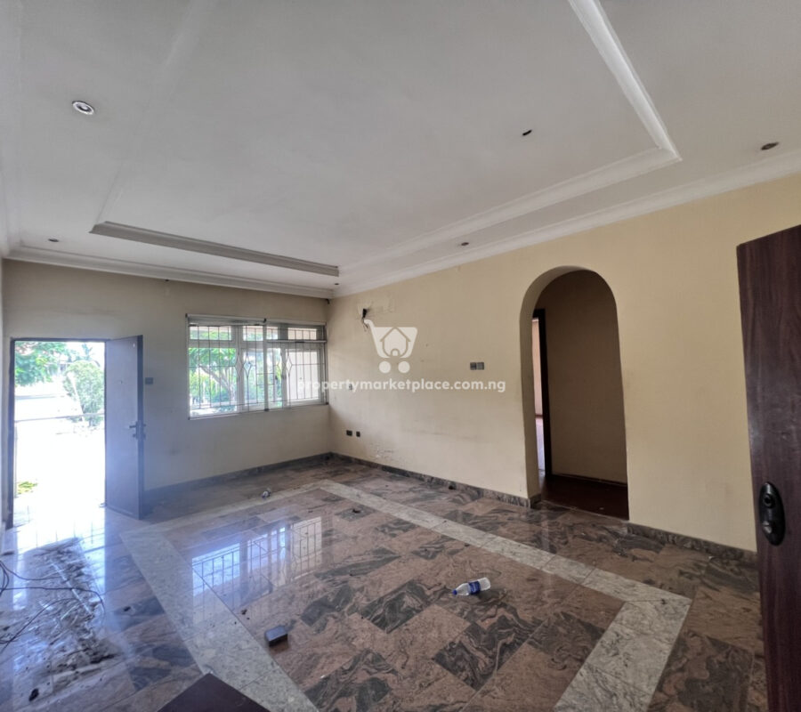 Ambassadorial 5 bedroom detached duplex with 3 and 2 bed guest chalet